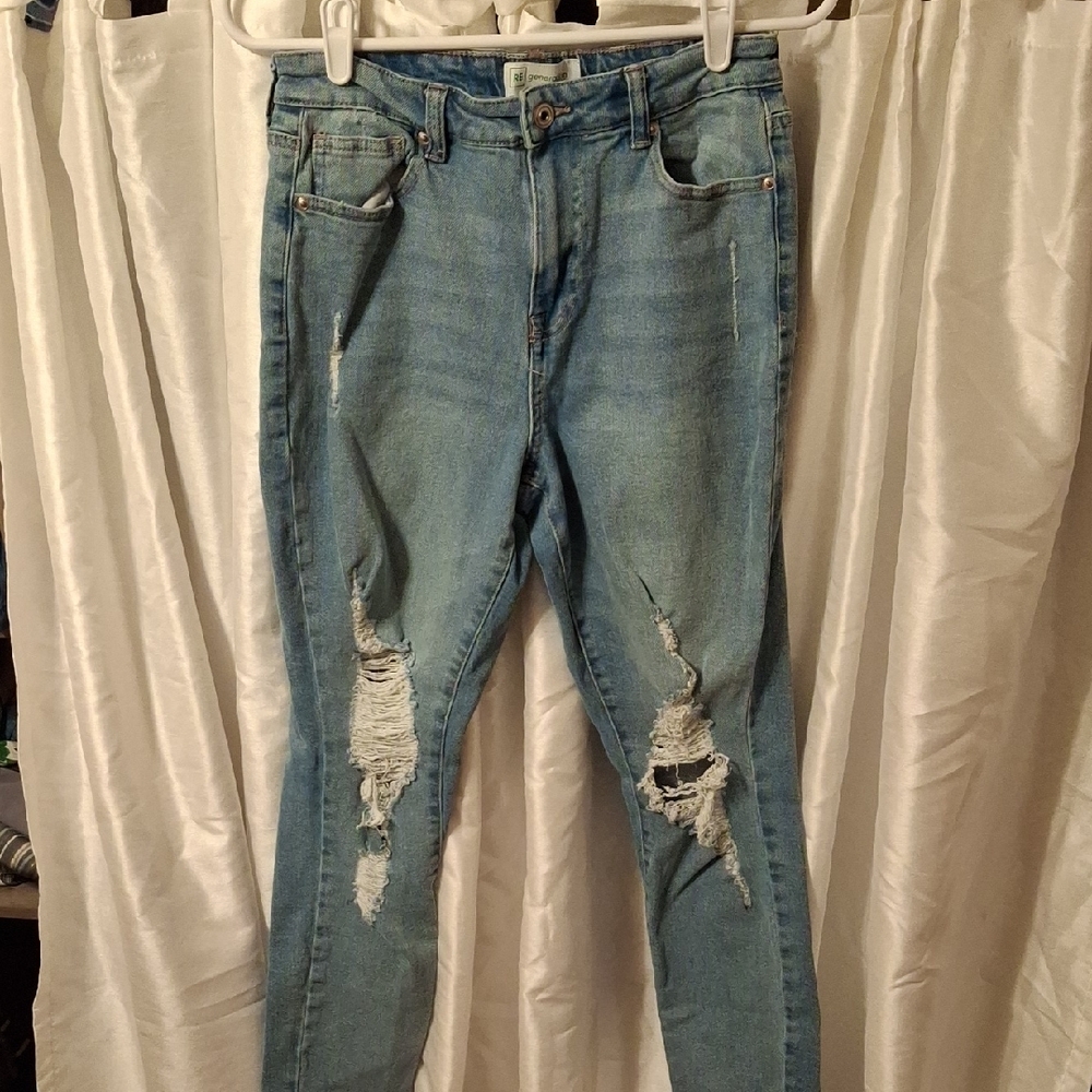 Celebrity Pink Women's Distressed Blue Jeans 3/26 🩷🧡🩷🩷